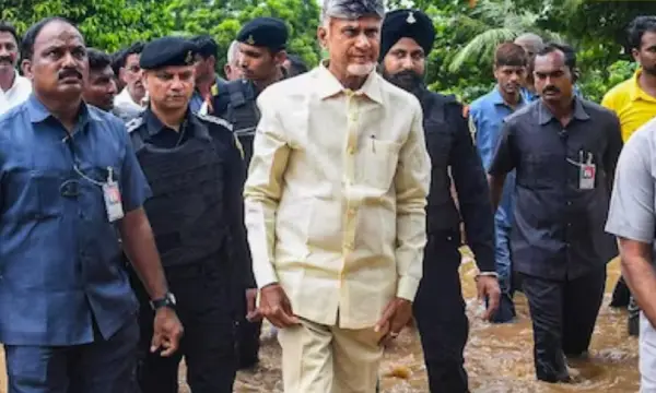 Andhra Pradesh floods: CM Chandrababu Naidu visits Vijayawada, urges Centre to declare it 'national calamity'