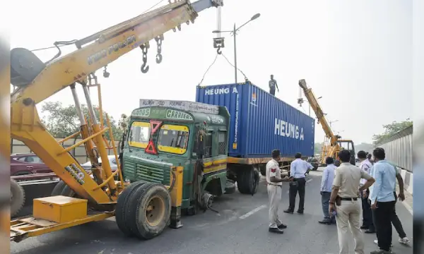 Road crash in UP leaves 10 dead, 3 injured; PM, CM announce ex-gratia