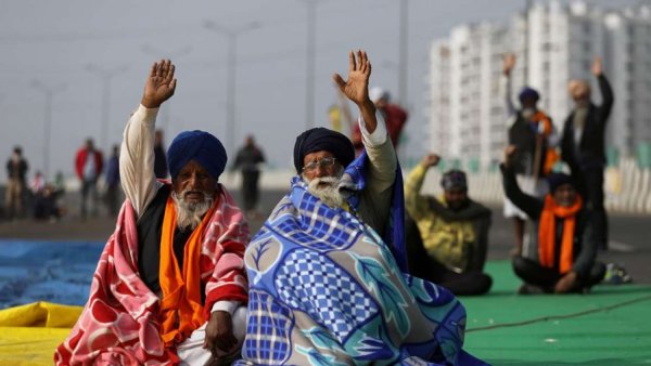 Farmer unions to hold 'internal discussions' on Centre's proposal to suspend farm laws