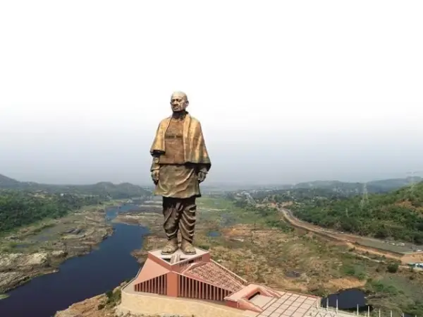 Reliance planning hotels, resorts, lodging facility near Statue of Unity