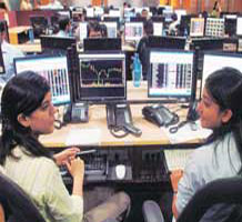 IT sector offers highest wage at Rs 341.8/hr: Survey