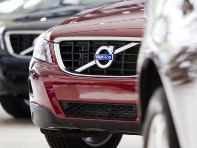 Volvo lifts market outlook as profit, order intake shine in September quarter