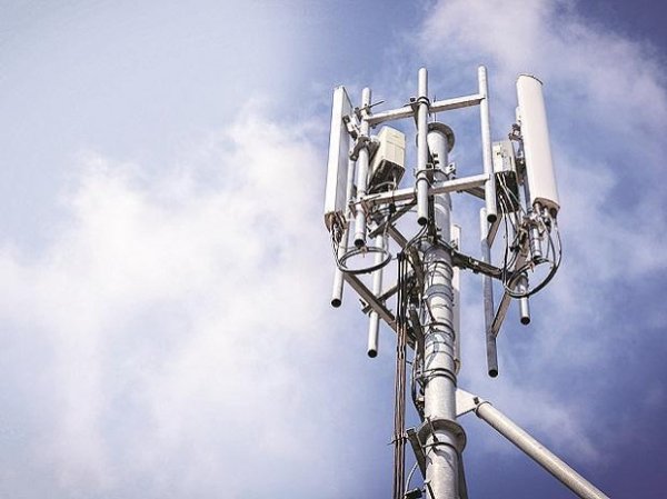 This PSU telecom stock has zoomed 65% in three weeks, at 4-year high now