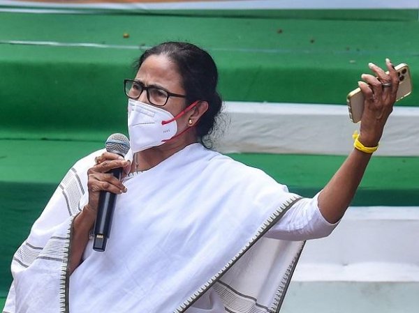 SC judge recuses from hearing pleas of CM Mamata, Law Min in Narada case