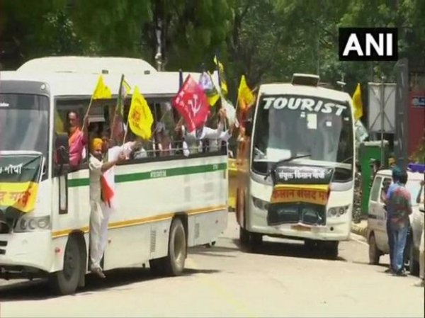200 farmers reach Jantar Mantar for protest amid Parliament session
