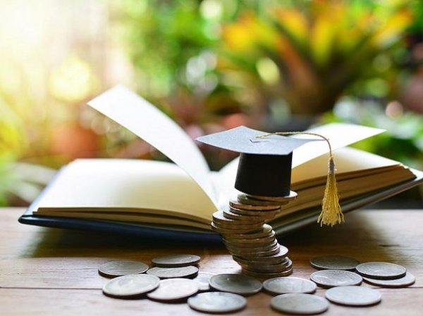 TN farmer's girl receives Rs 3 cr US scholarship for bachelors study