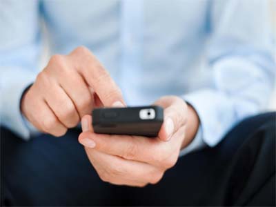 Freecharge Takes Criticism Sportingly; Employees Read Out Aloud Negative Customer Reviews in a Video