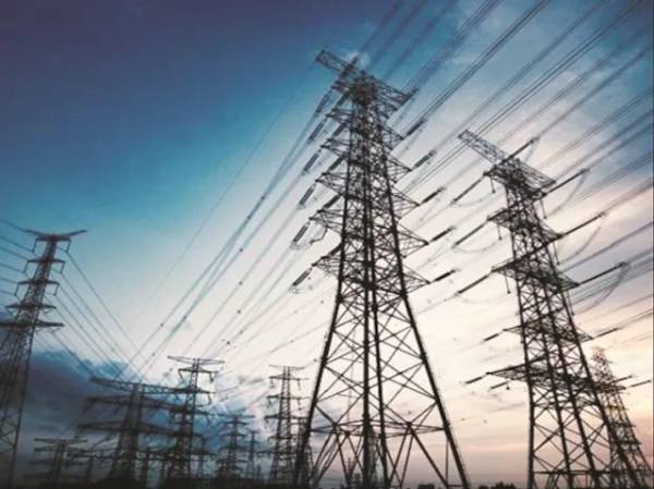 Discoms owe Rs 1 trillion to power generating firms till Feb: Power Min