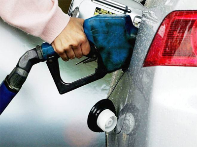 Petrol price breaches Rs 80 mark in Mumbai