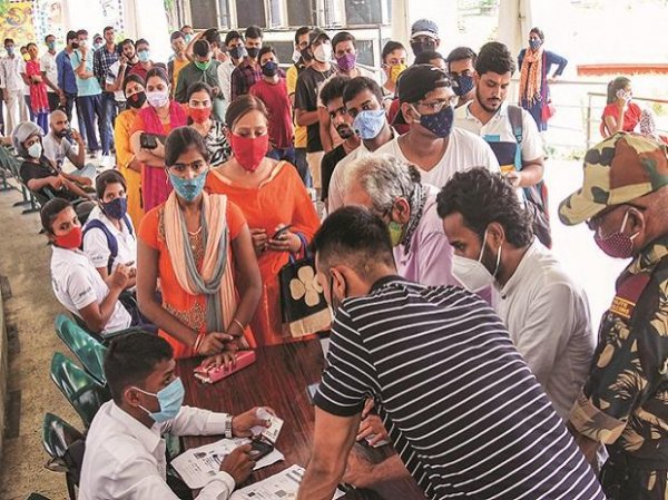 India's Covid-19 vaccination coverage exceeds 427.8 mn: Health ministry