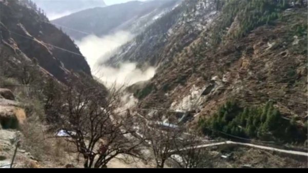 Uttarakhand: Glacier burst near India-China border in Chamoli, government on high alert