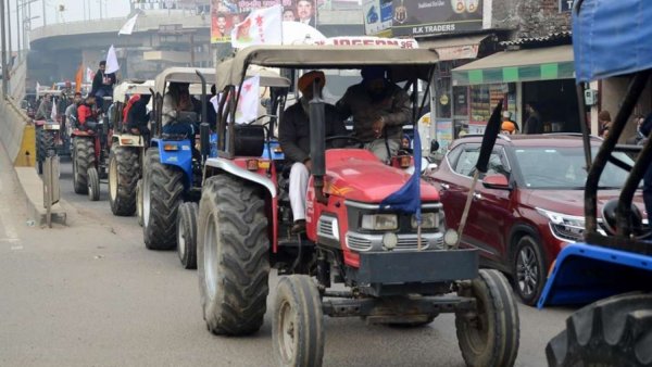 Preparations underway for farmers' tractor rally on Republic Day