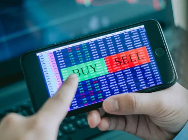 World stocks set for consecutive weekly gains for first time in 2022