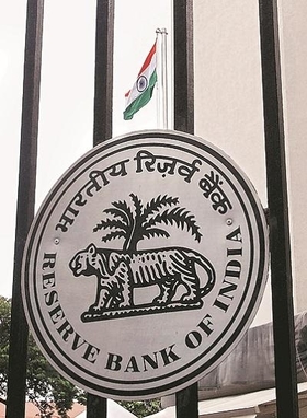 Govt had Rs 1.35-trn outstanding loans from RBI in week to April 17