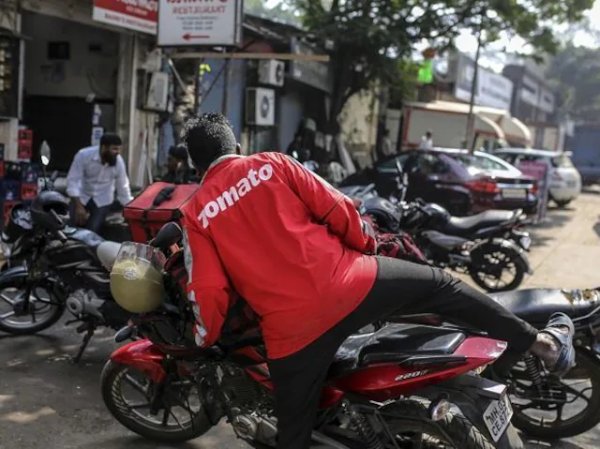 MP HM raises safety concerns, asks Zomato to change 10-min delivery plan