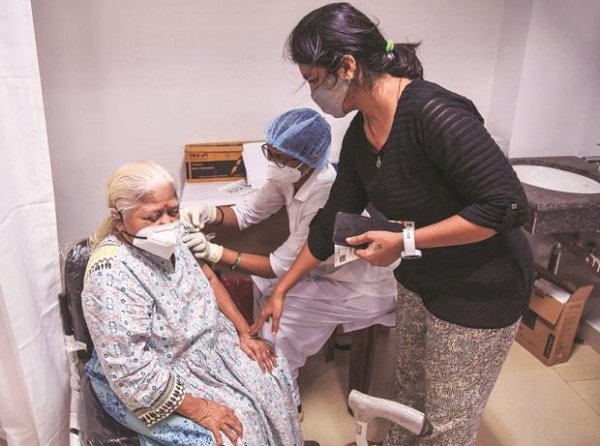 India records biggest single-day spike with 352,991 fresh Covid-19 cases