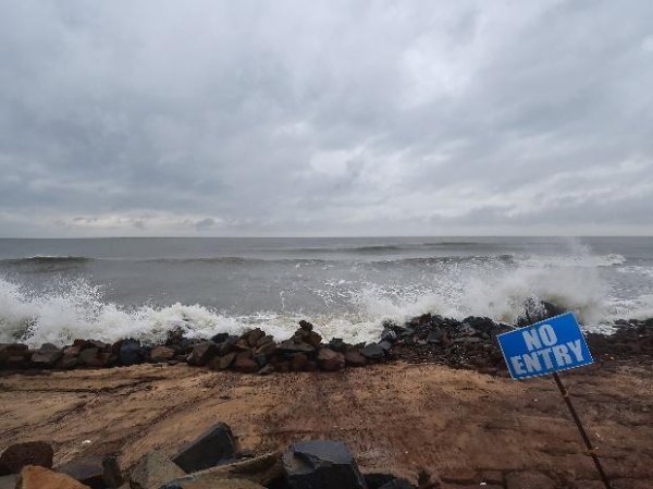 Yaas landfall process begins; seawater gushes into coastal towns, villages