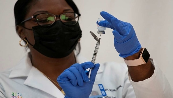 US: Doctor in Boston develops severe allergic reaction after getting Moderna's COVID vaccine