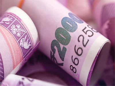 Trump's trade war, boiling oil prices may push rupee towards 70/$ by this year end