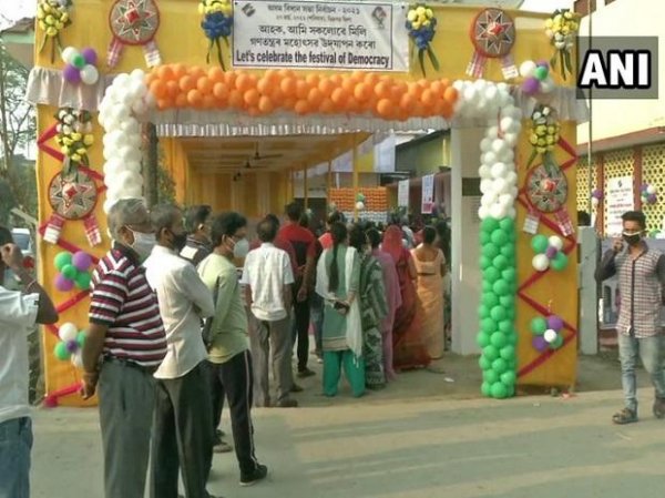 Assam records 24.48% turnout till 11 am in first phase of Assembly polls