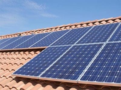 Solar equipment manufacturers and developers spar over safeguard duty