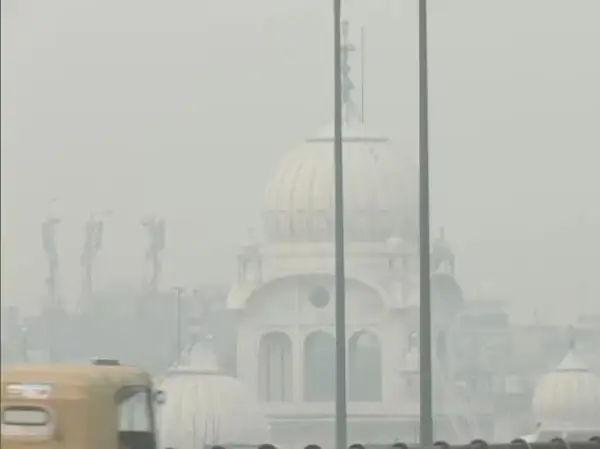 Delhi records minimum temperature at 6.1 degree Celcius; air quality poor