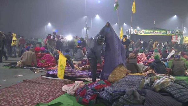 Delhi border remains tensed as confrontation with farmers grows, 10 pointers on latest turn of events