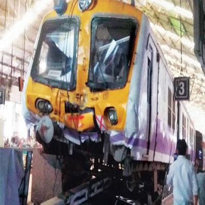 Railway Minister orders probe into Mumbai local freak accident