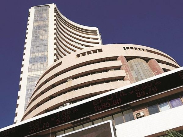 Sensex, Nifty hit fresh highs; TCS, HUL and RIL top contributors