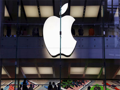 Apple cuts sales forecast as China sales weaken, iPhone pricing in focus