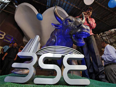 Sensex, Nifty open weak on negative global cues