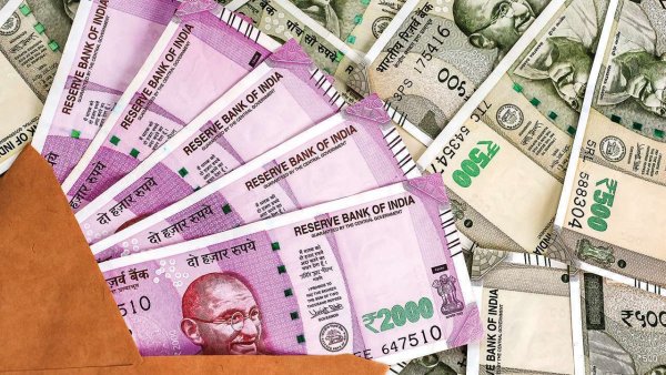 Bad news for 6 crore PF subscribers, interest rate likely to be slashed
