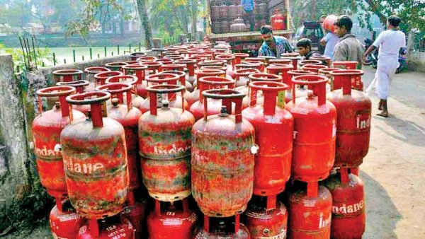Good news for LPG customers, now book cylinders from three dealers simultaneously