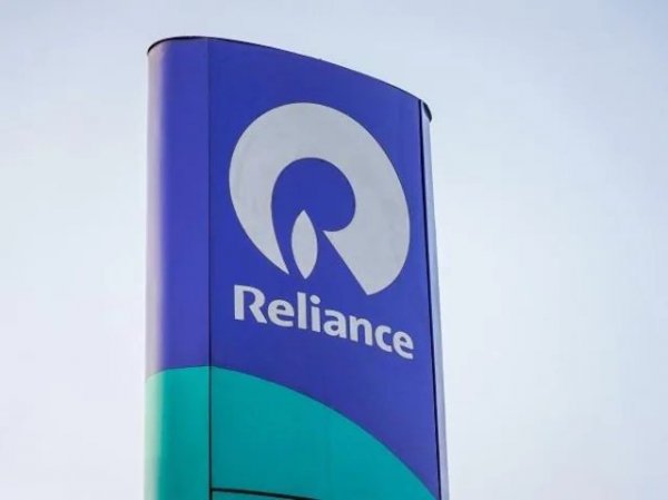 Reliance ties up with Sanmina for electronics manufacturing in India