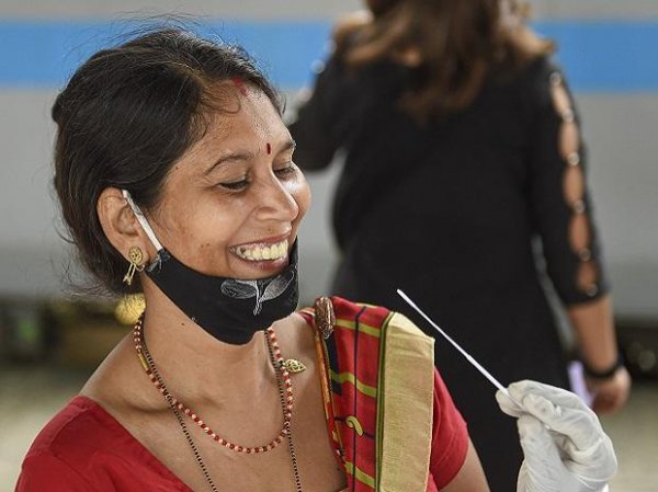 India adds 30,549 coronavirus infections, active cases fall after six days