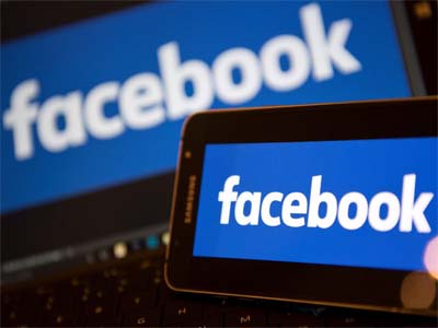 Facebook adds free games like ‘Pac-Man’ to Messenger app