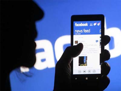 Facebook must face shareholder class actions over IPO