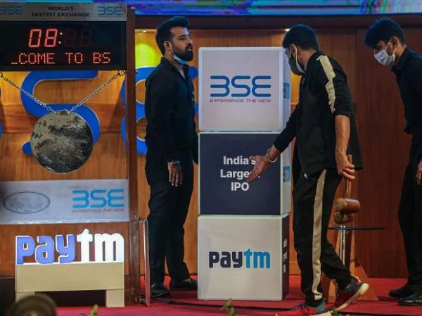 Berkshire, Softbank Paytm bets sour after digital payment firm's stock rout
