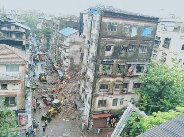 Boy saves lives of 75 residents before building collapsed in Mumbai