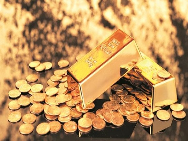 Gold price today at Rs 52,780 per 10 gm, silver trends at Rs 61,900 a kg