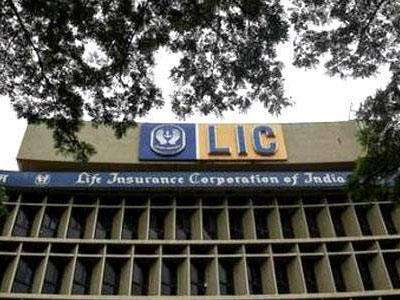 Govt not to participate in LIC’s open offer in IDBI Bank