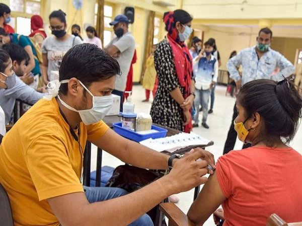 Govt might reduce age gap between Covishield doses for 45 and above: Report