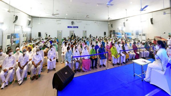 Mamata Banerjee to be sworn-in as West Bengal CM for third term today