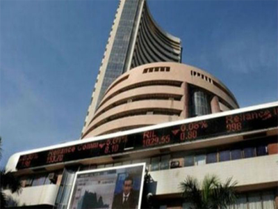 Sensex shapes up, gains 214 pts on capital inflows