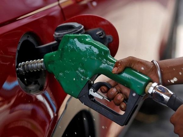 Petrol price remains stable at Rs 86.95 after hitting record in New Delhi