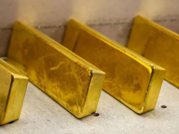 Gold trading at Rs 52,140 per 10 gm today; silver selling at Rs 66,300 a kg