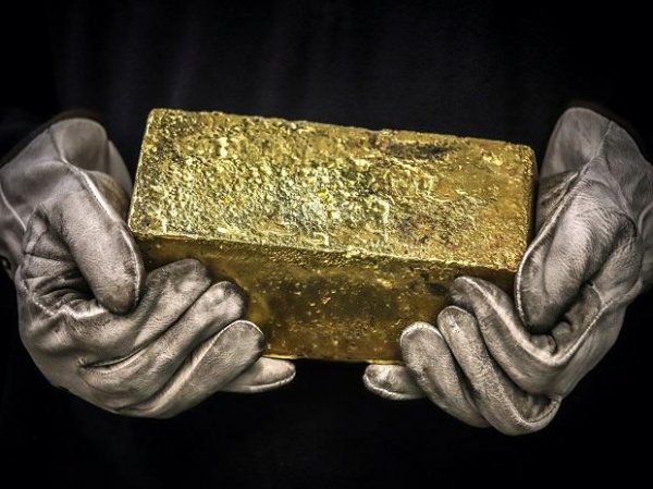 Gold price today at Rs 46,430 per 10 gm, silver trending at Rs 70,400 a kg