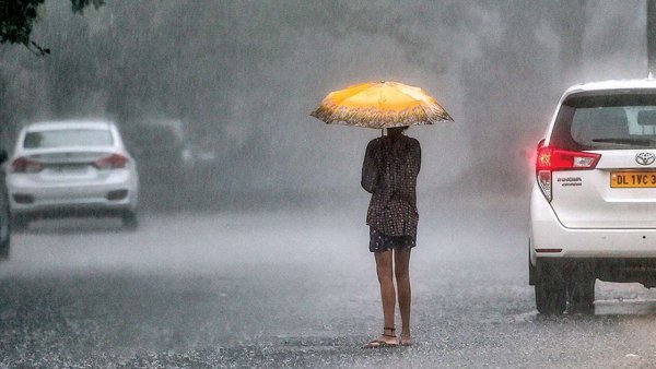 IMD predicts heavy rainfall in THESE states for next three days due to revival of Southwest monsoon