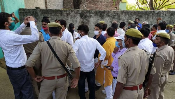 Hathras case: Accused write to SP, claim victim's mother, brother killed her