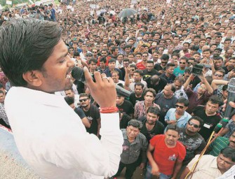 Hardik tries to scale up his agitation to national level